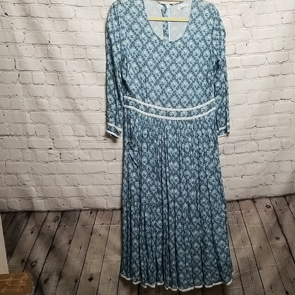 Beau & Ro Dresses & Skirts - Beau & Ro womens Maxi dress size Medium back zipper w/side pockets EUC